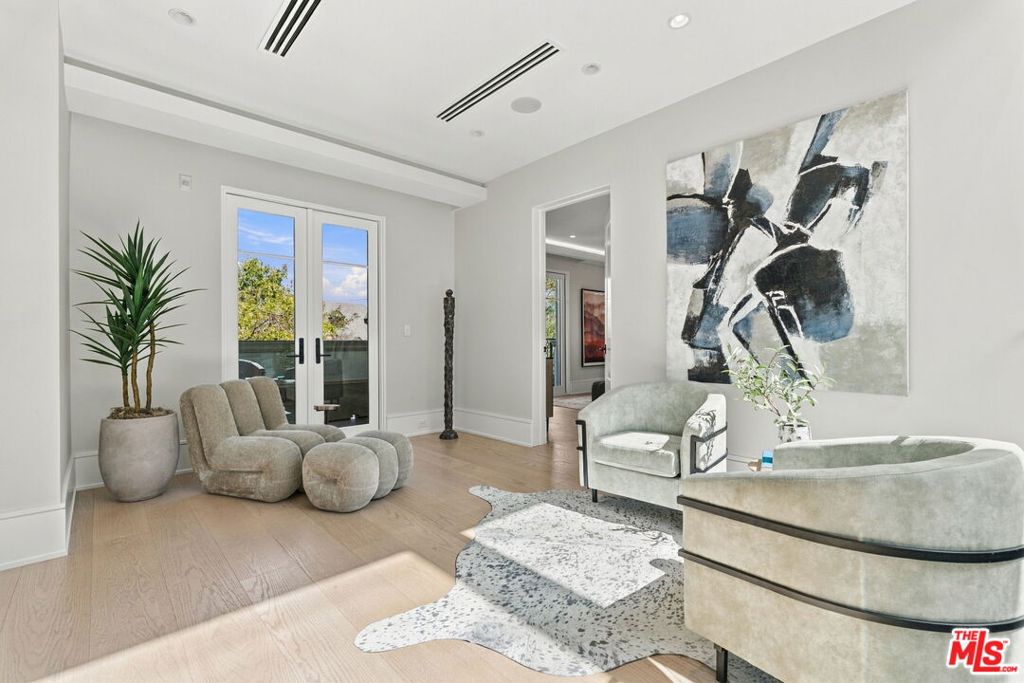 509 N Elm Drive, Beverly Hills, CA 90210