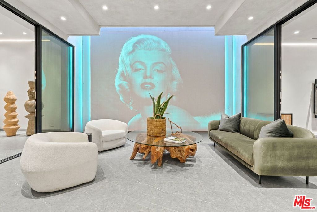 509 N Elm Drive, Beverly Hills, CA 90210
