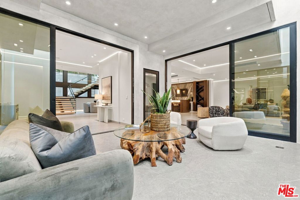 509 N Elm Drive, Beverly Hills, CA 90210
