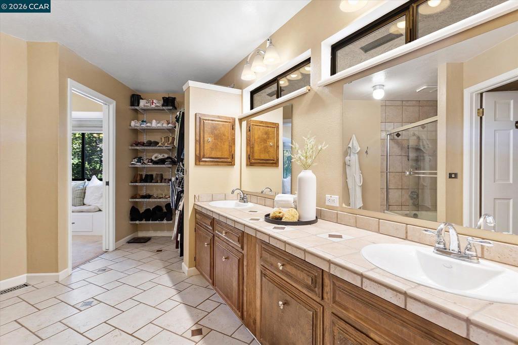 4572 Ewing Rd, Castro Valley, CA 94546
