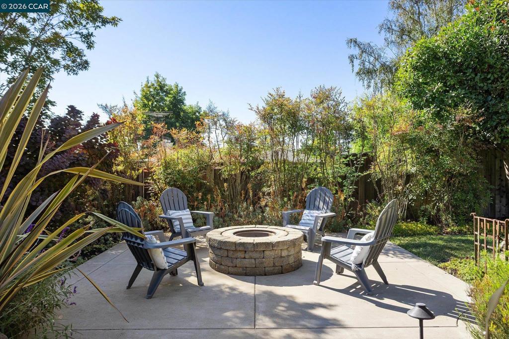 4572 Ewing Rd, Castro Valley, CA 94546