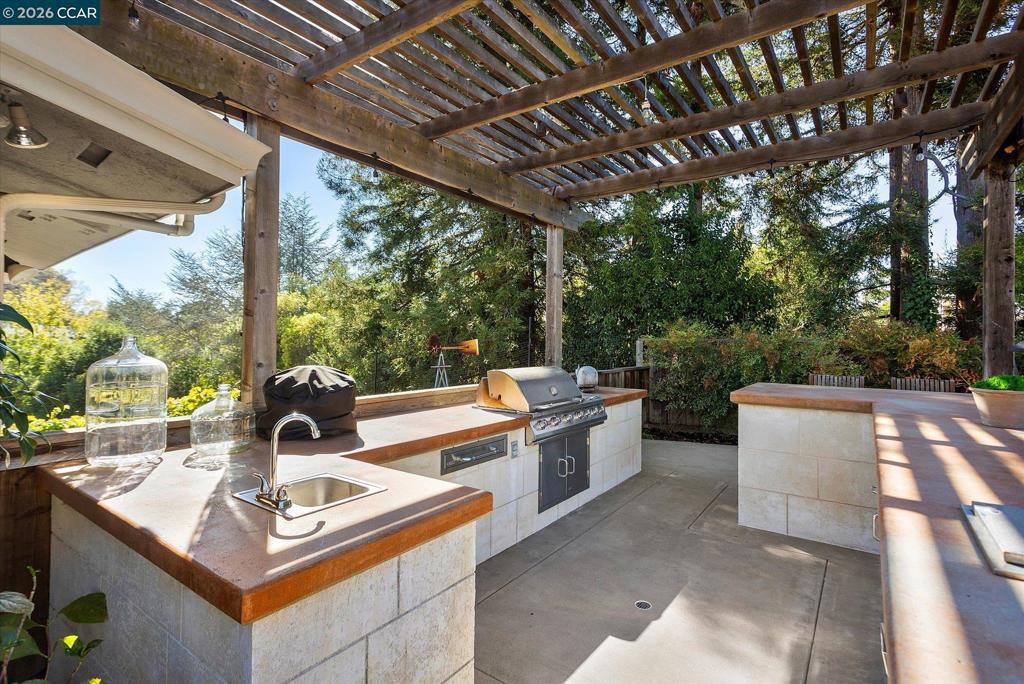 4572 Ewing Rd, Castro Valley, CA 94546