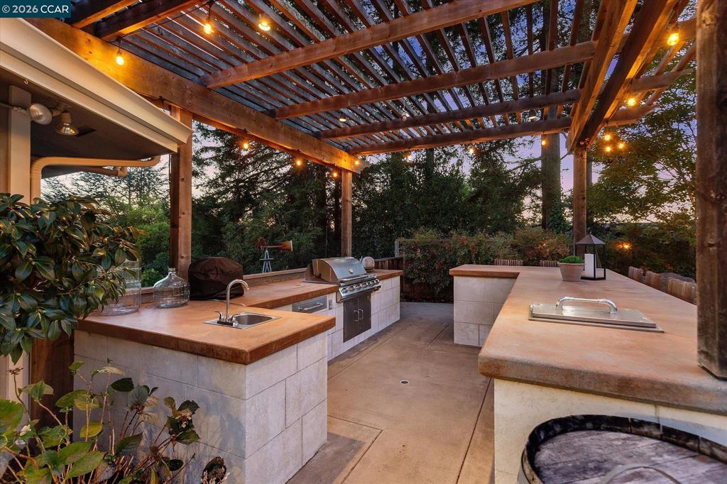 4572 Ewing Rd, Castro Valley, CA 94546
