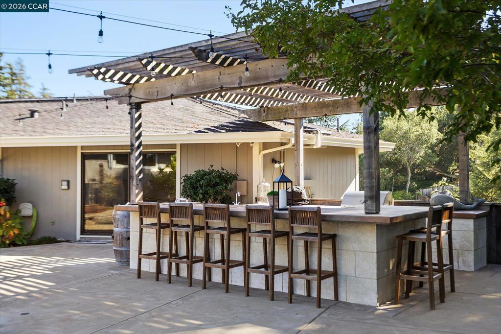 4572 Ewing Rd, Castro Valley, CA 94546