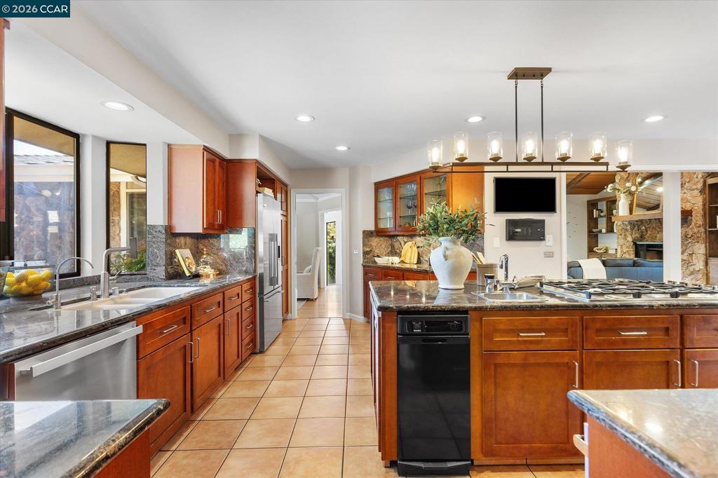 4572 Ewing Rd, Castro Valley, CA 94546