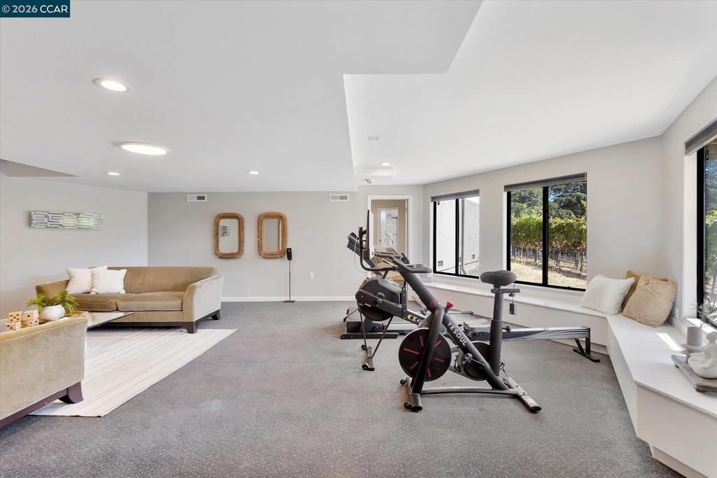 4572 Ewing Rd, Castro Valley, CA 94546