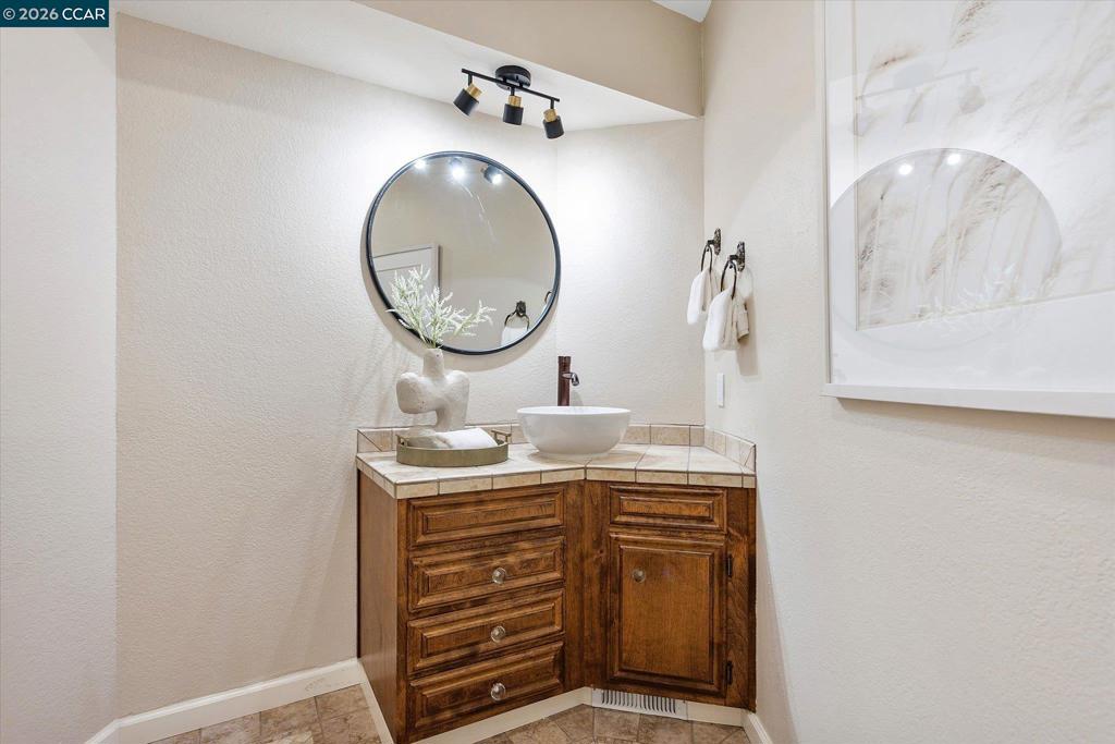 4572 Ewing Rd, Castro Valley, CA 94546