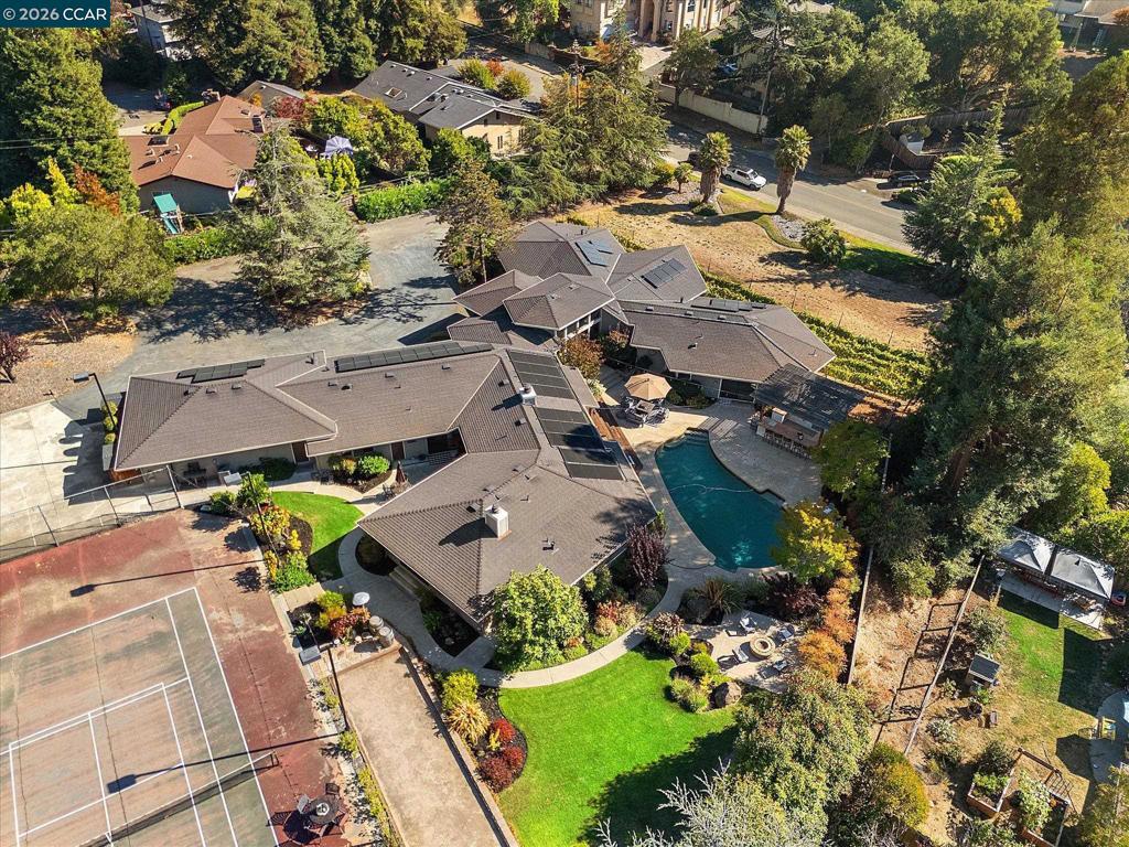 4572 Ewing Rd, Castro Valley, CA 94546