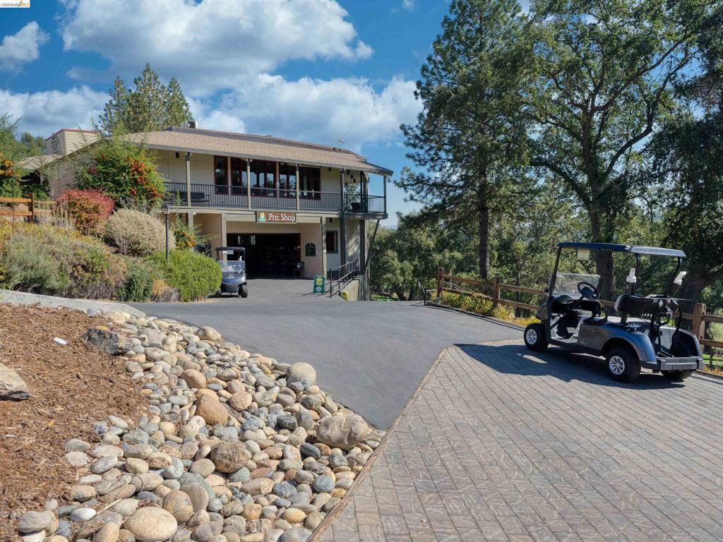 19991 Pine Mountain Dr., Groveland, CA 95321