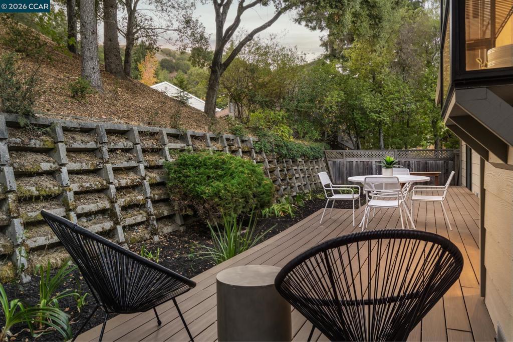 900 Augusta Dr, Moraga, CA 94556