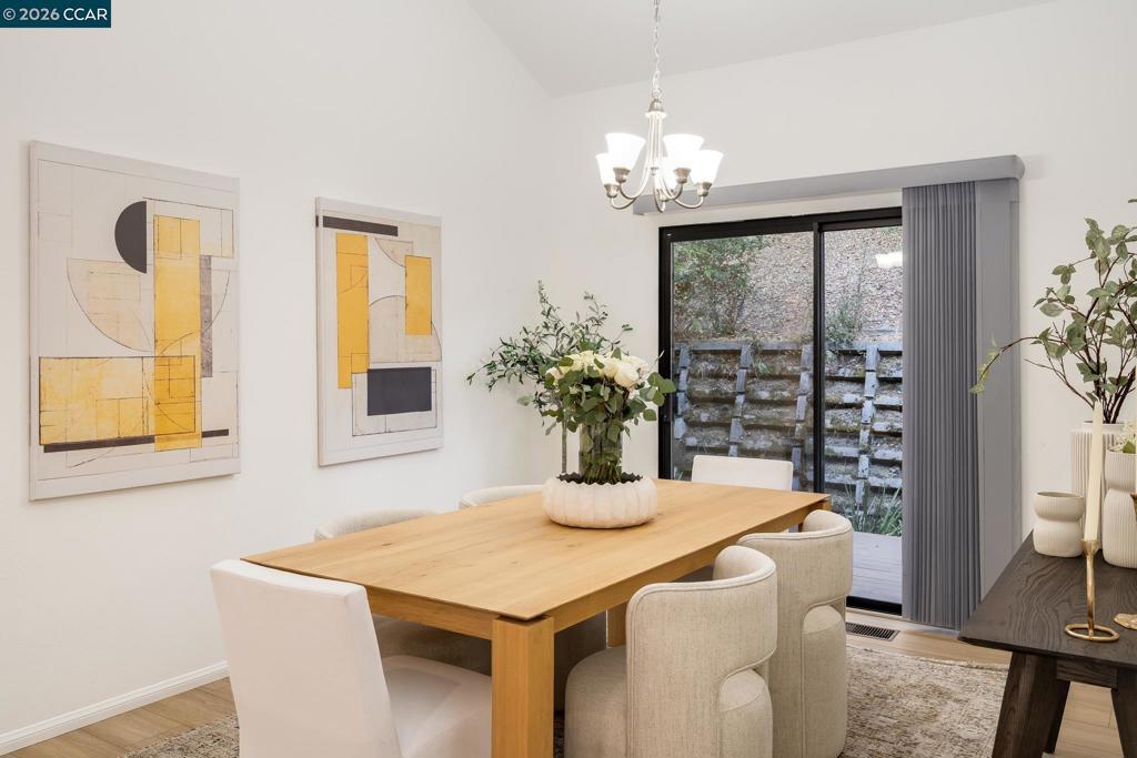 900 Augusta Dr, Moraga, CA 94556