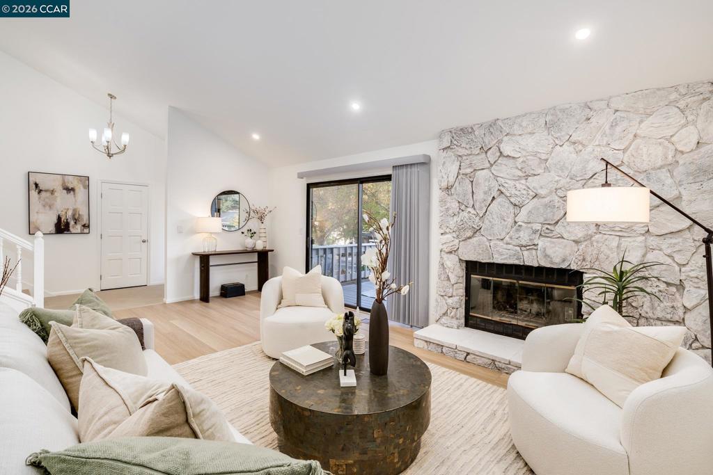 900 Augusta Dr, Moraga, CA 94556