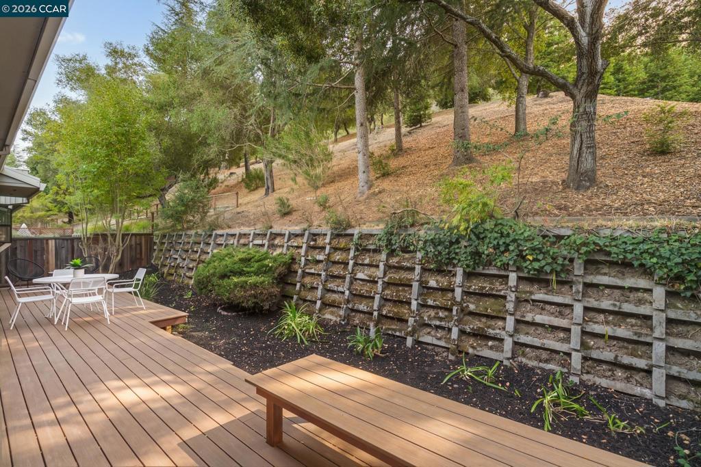 900 Augusta Dr, Moraga, CA 94556