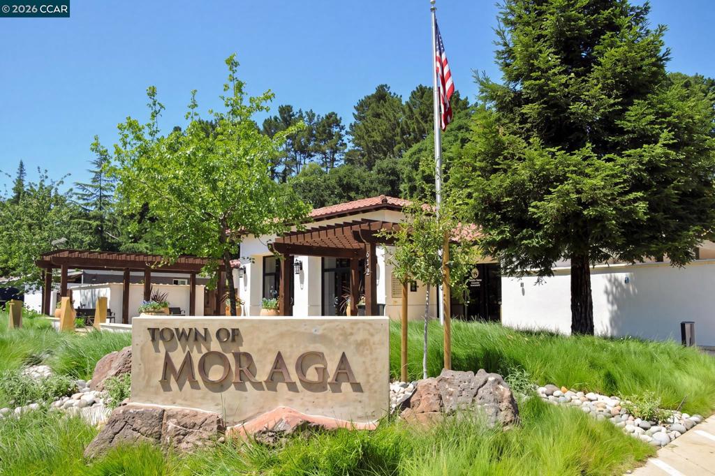 900 Augusta Dr, Moraga, CA 94556