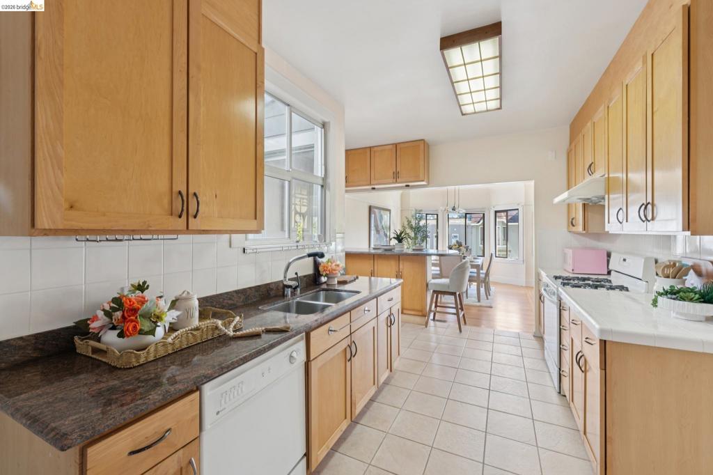 715 17Th Ave, San Francisco, CA 94121