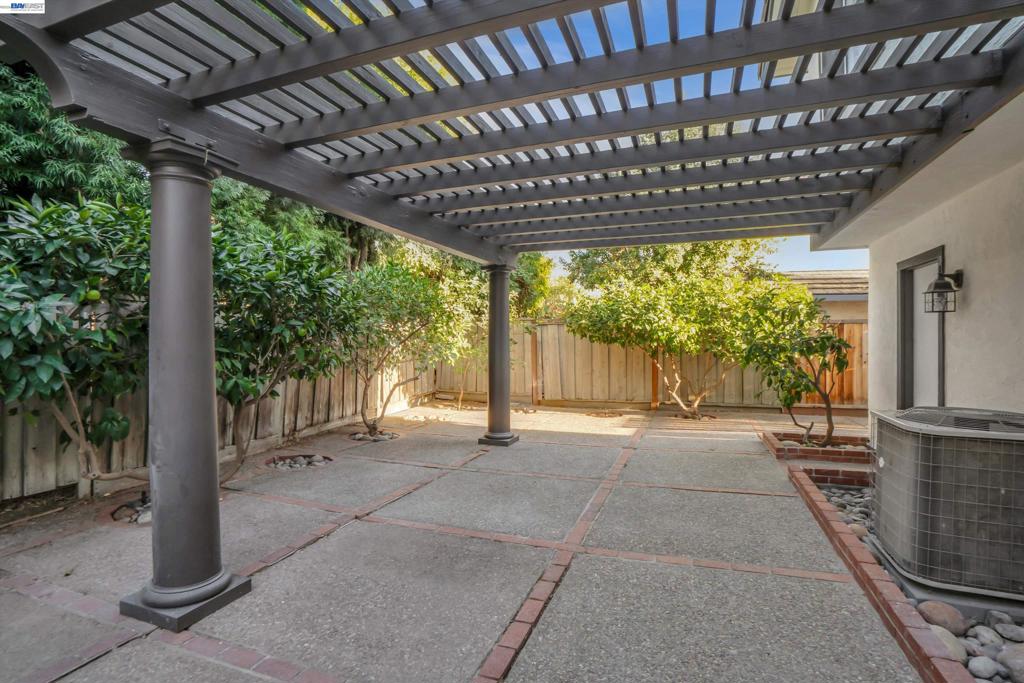 3520 Centennial Dr, Antioch, CA 94509