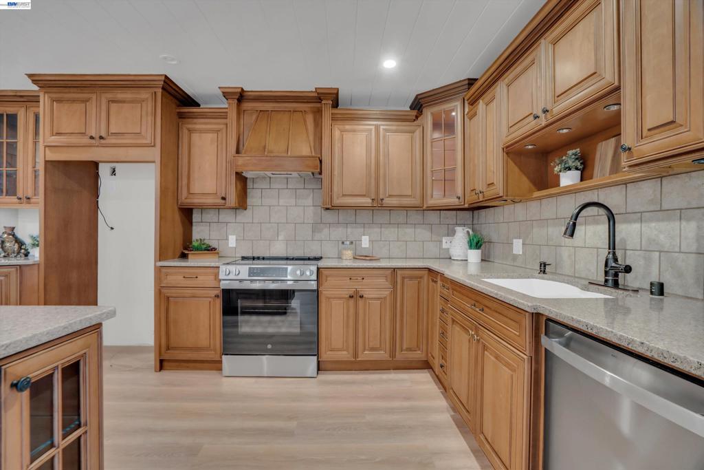 3520 Centennial Dr, Antioch, CA 94509