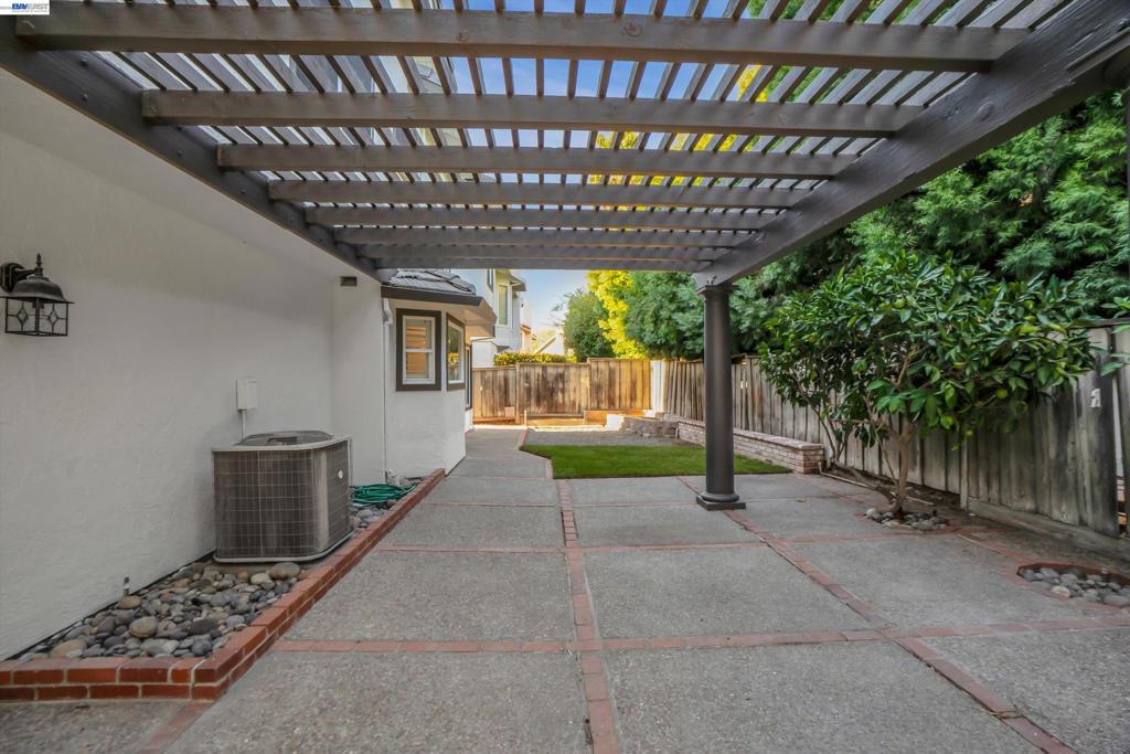3520 Centennial Dr, Antioch, CA 94509
