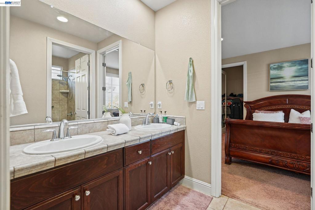 9701 Sara Ann Ct, Dublin, CA 94568