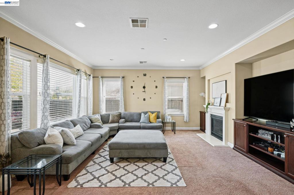 9701 Sara Ann Ct, Dublin, CA 94568