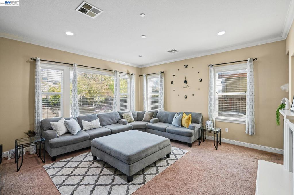 9701 Sara Ann Ct, Dublin, CA 94568