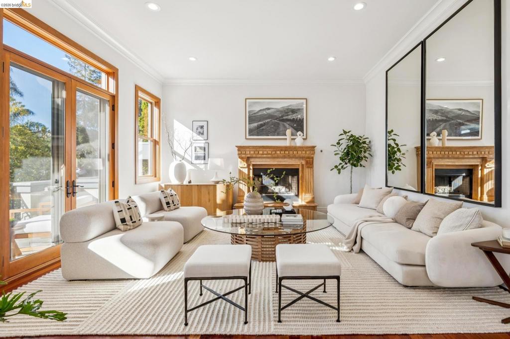 7023 Broadway Ter, Oakland, CA 94611