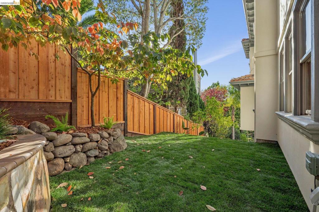 7023 Broadway Ter, Oakland, CA 94611