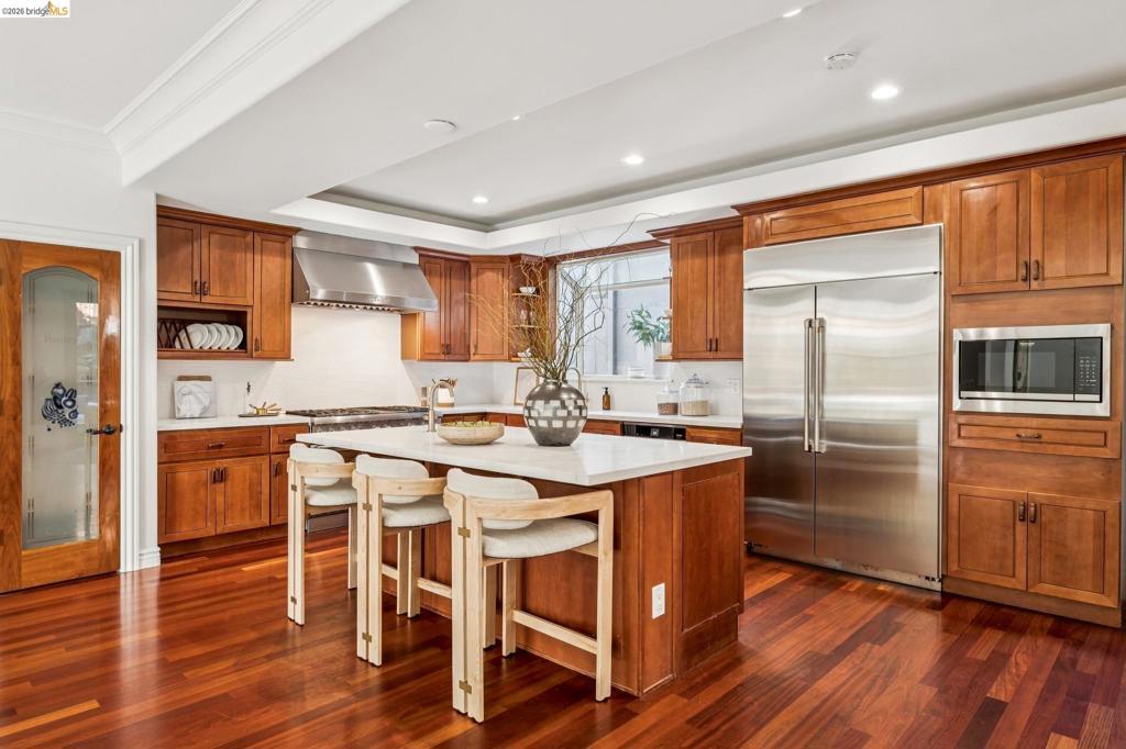 7023 Broadway Ter, Oakland, CA 94611