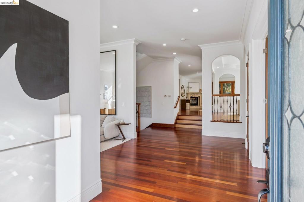 7023 Broadway Ter, Oakland, CA 94611