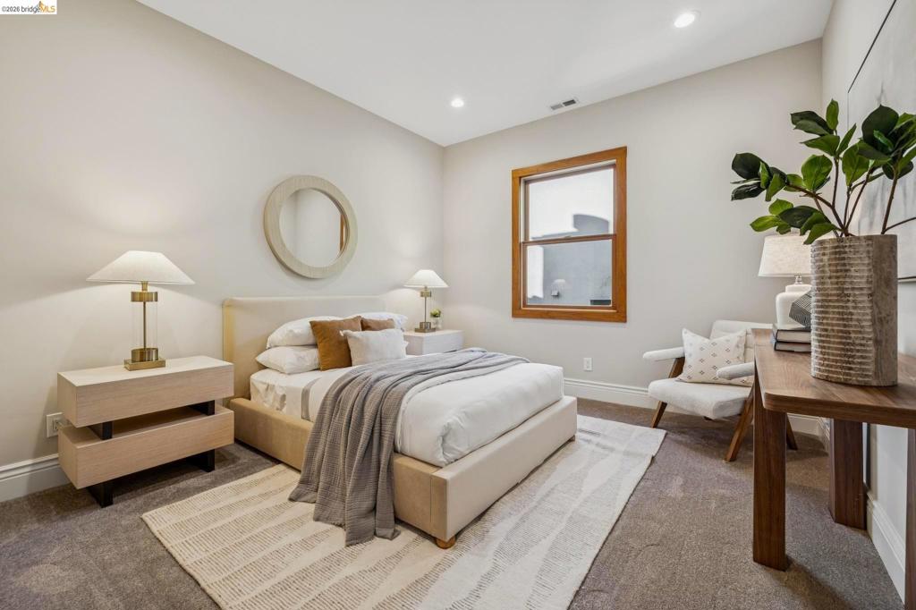 7023 Broadway Ter, Oakland, CA 94611
