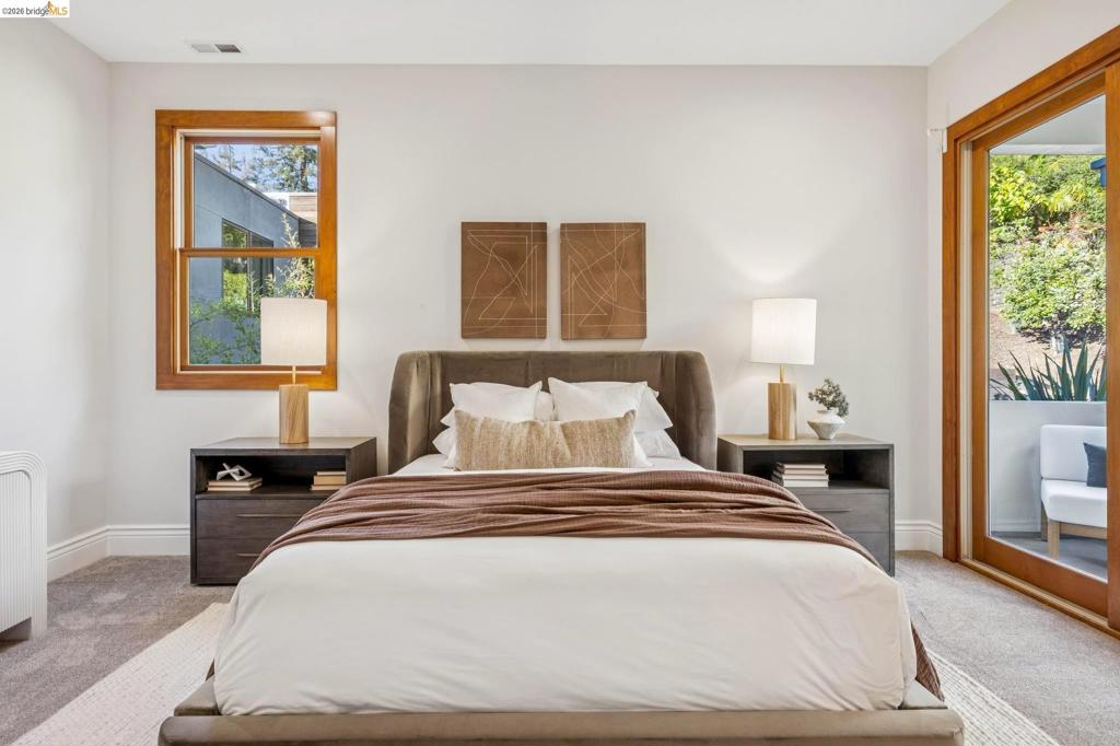 7023 Broadway Ter, Oakland, CA 94611