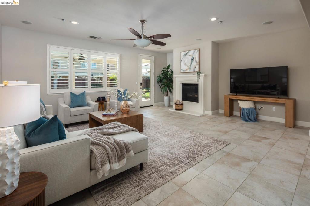 636 Ward Creek Ct, Brentwood, CA 94513