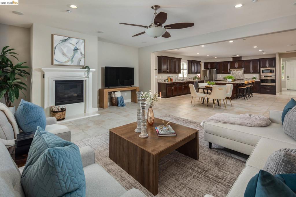 636 Ward Creek Ct, Brentwood, CA 94513