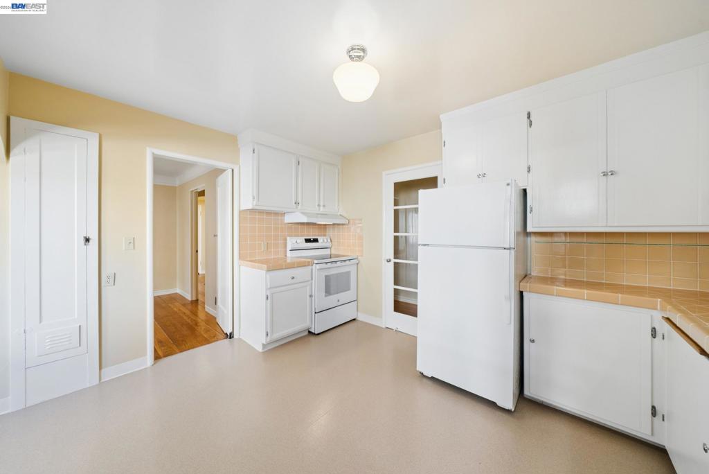 1525 Chestnut St, Alameda, CA 94501