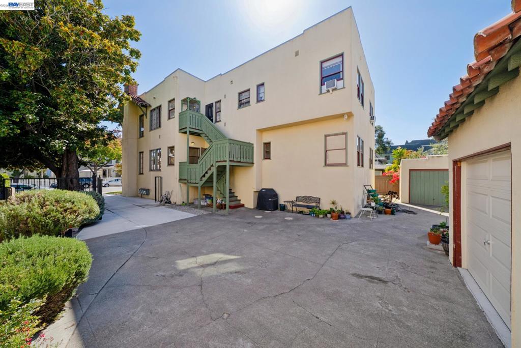 1525 Chestnut St, Alameda, CA 94501