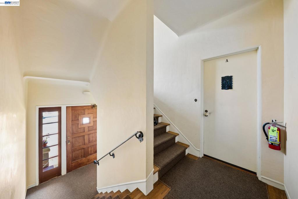 1525 Chestnut St, Alameda, CA 94501