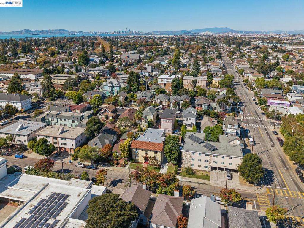 1525 Chestnut St, Alameda, CA 94501