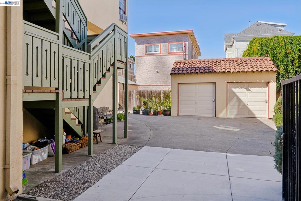 1525 Chestnut St, Alameda, CA 94501