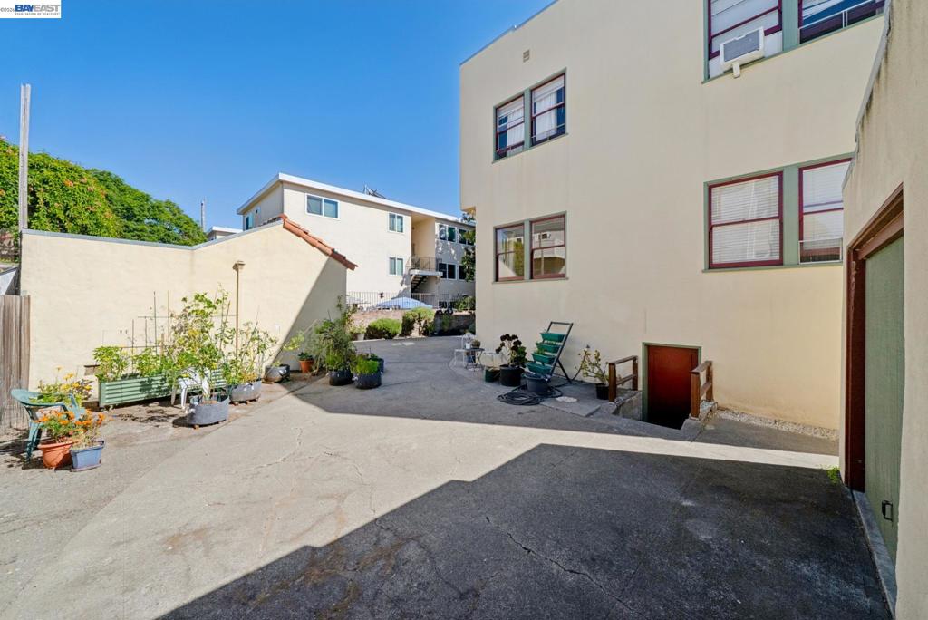 1525 Chestnut St, Alameda, CA 94501