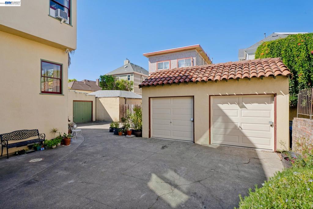 1525 Chestnut St, Alameda, CA 94501