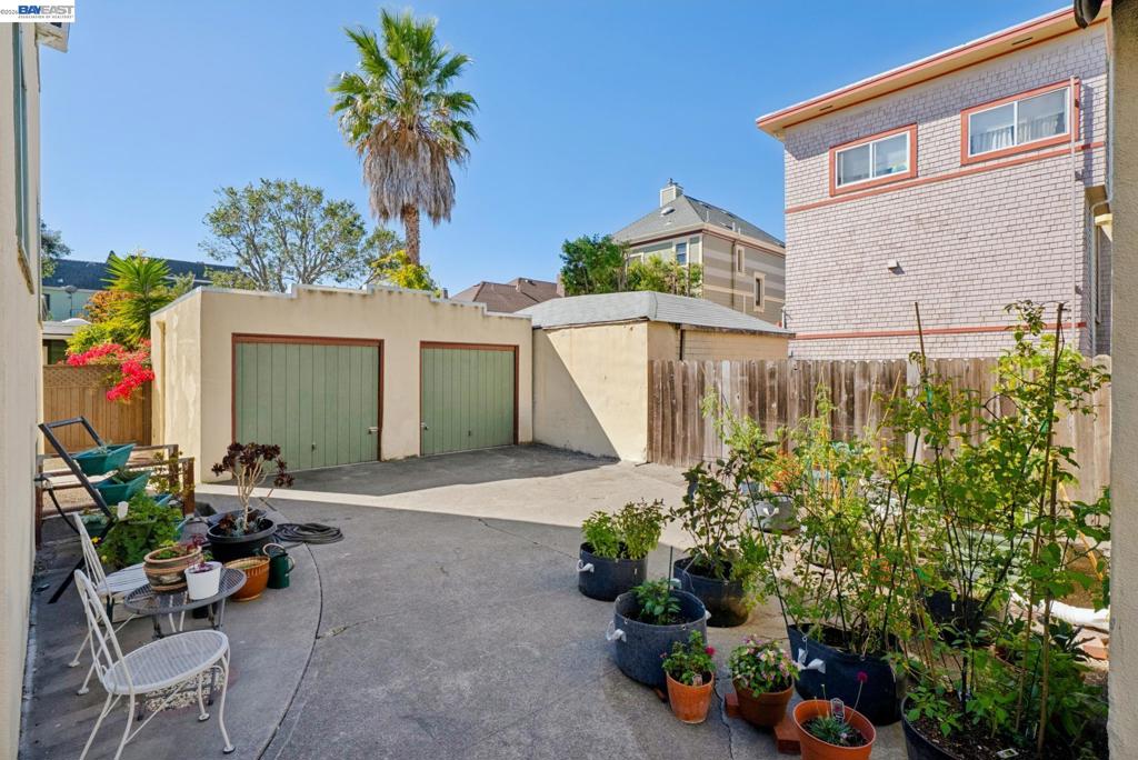 1525 Chestnut St, Alameda, CA 94501