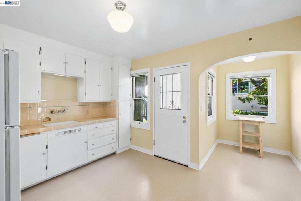 1525 Chestnut St, Alameda, CA 94501