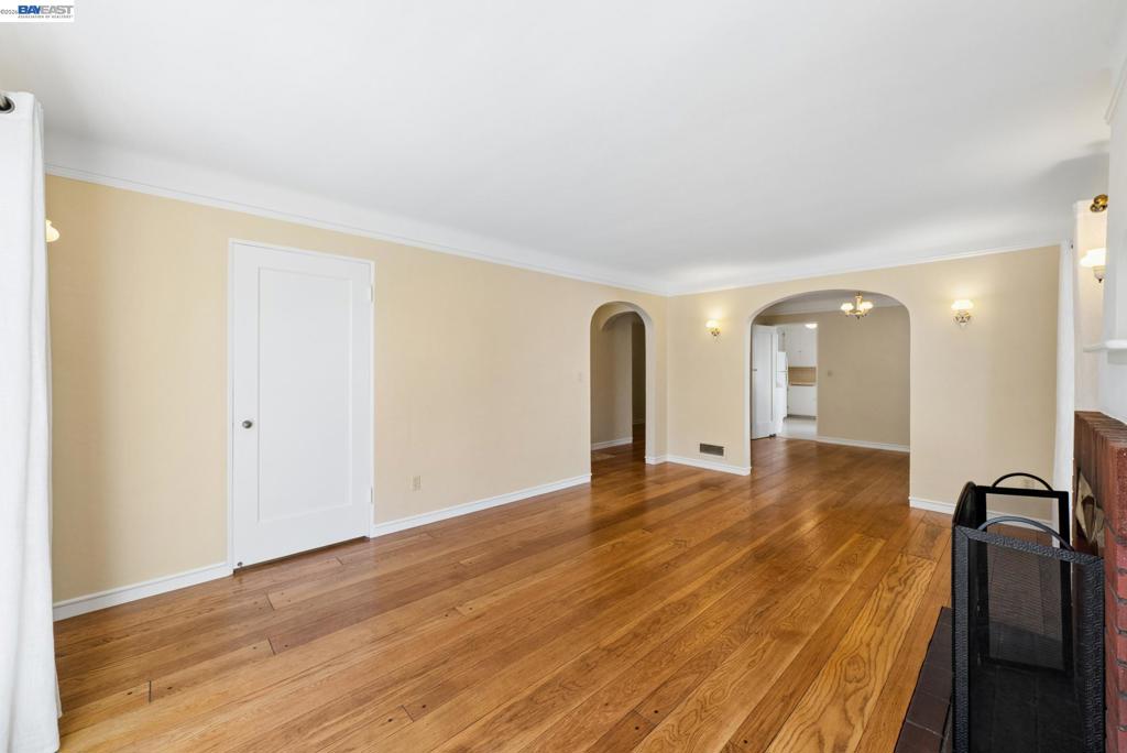 1525 Chestnut St, Alameda, CA 94501