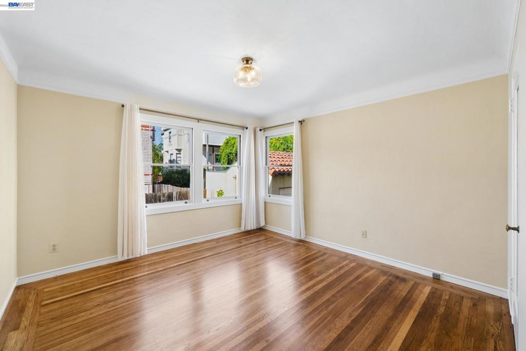 1525 Chestnut St, Alameda, CA 94501