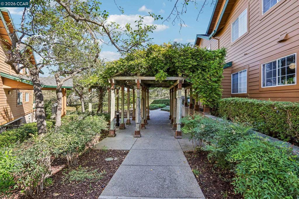 204 Stone Pine Ln, San Ramon, CA 94583