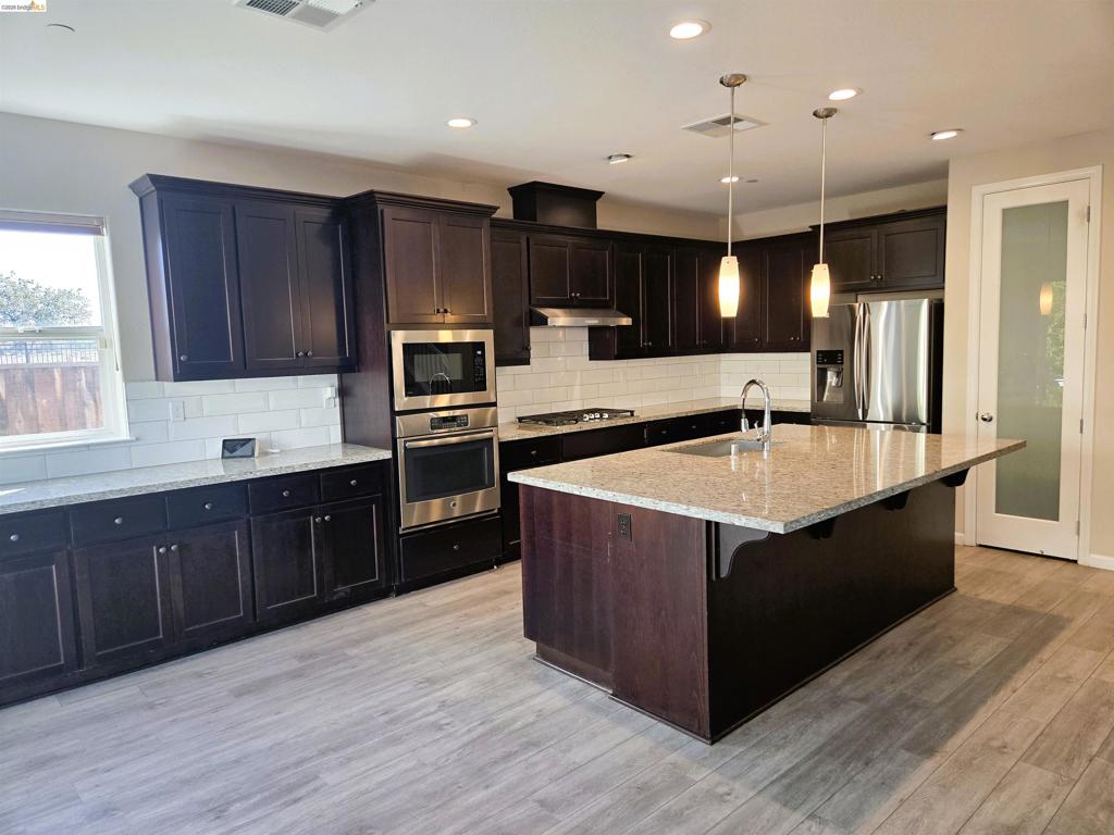 544 Brinwood Way, Oakley, CA 94561