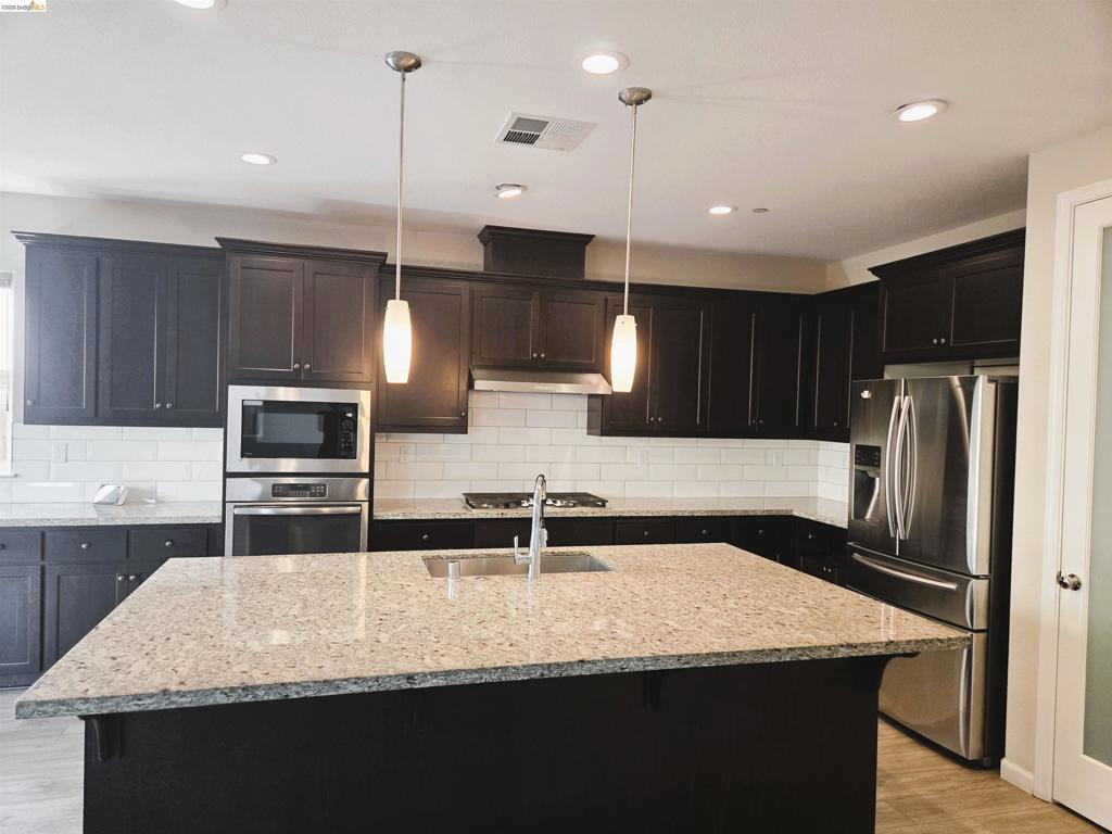 544 Brinwood Way, Oakley, CA 94561