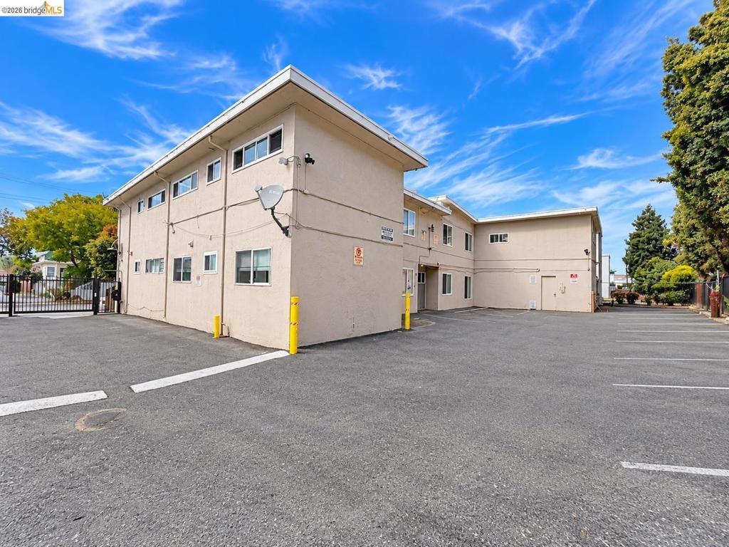 2223 Bonar St, Berkeley, CA 94702