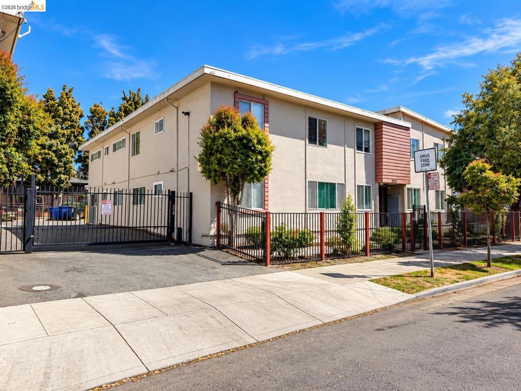 2223 Bonar St, Berkeley, CA 94702
