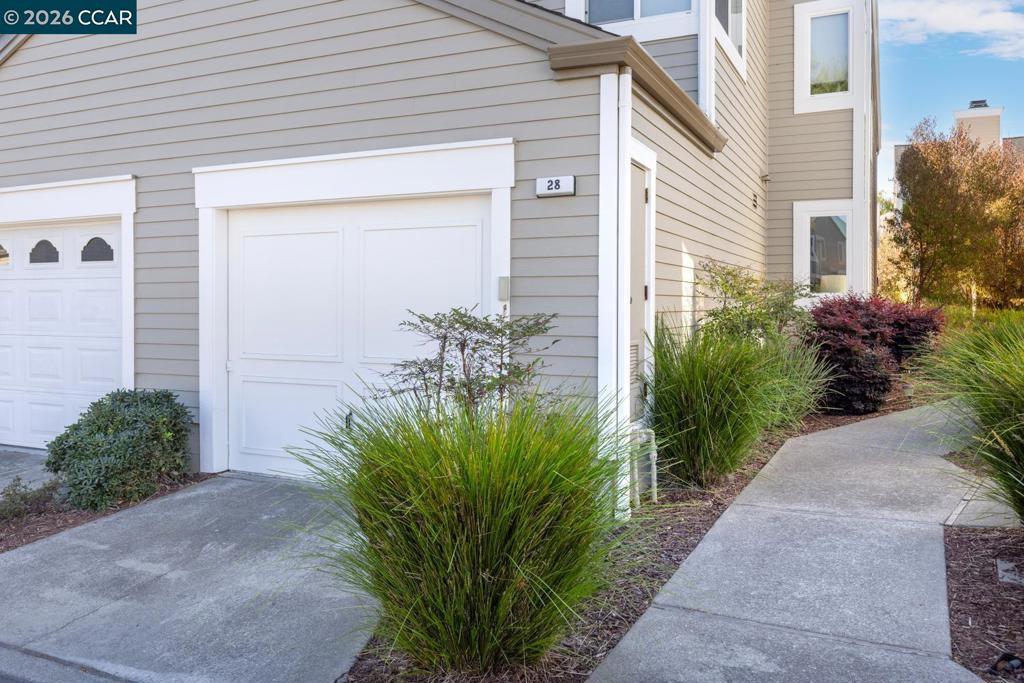 28 Shepardson Ln, Alameda, CA 94502
